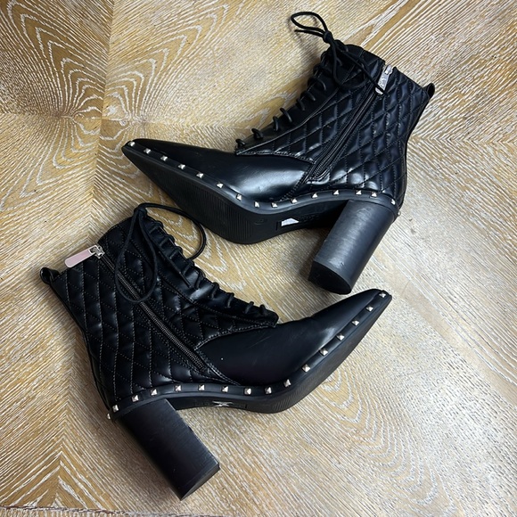 CHARLES BY CHARLES DAVID Black Studded Diplomat Quilted Lace Up Boot 8 - Picture 5 of 11